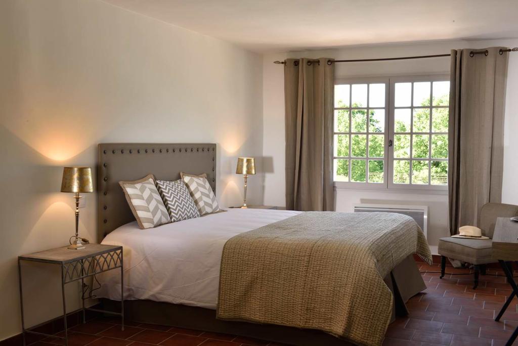 Domaine Le Bois Des Dames Panzió Chantemerle-lès-Grignan Kültér fotó